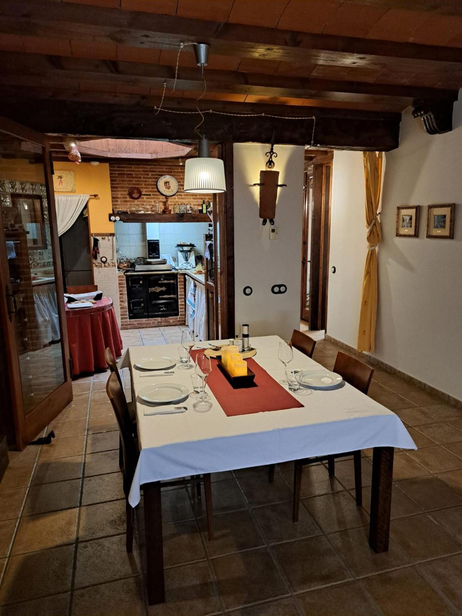 Vinarius, Posada Rural Castellanos de Villiquera Экстерьер фото